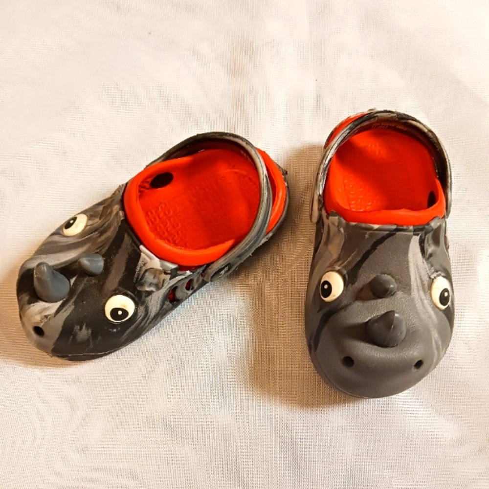 Rhino slip ons